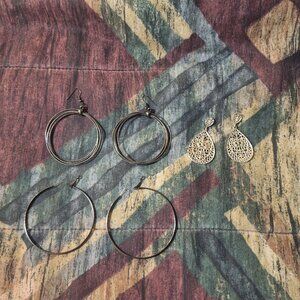 ✨ Metallic Earring Trio – Silver & Gold Mix ✨